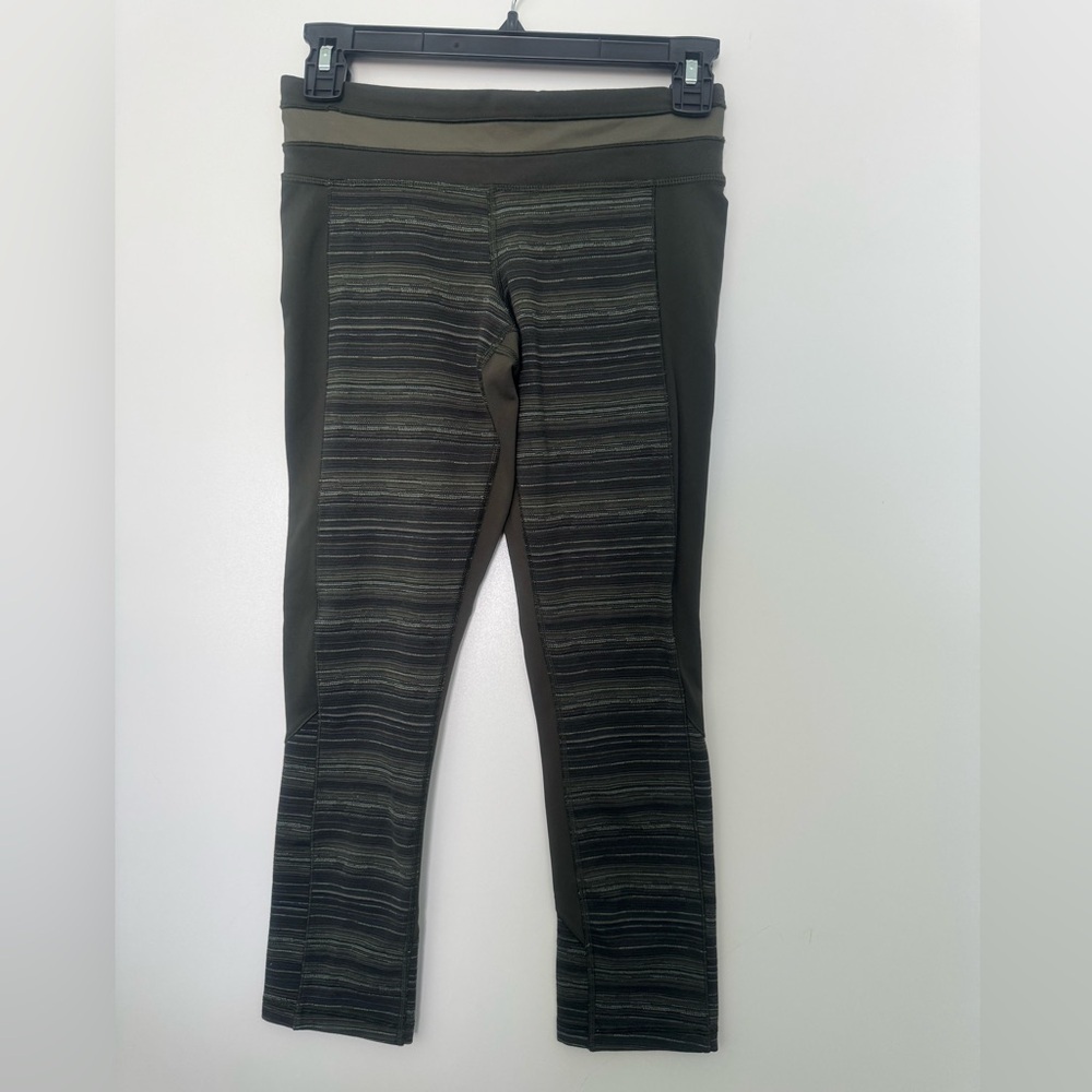 Lululemon Womens Green Gator Give Me Qi Cyber Stripe Fatigue Crop Legging Size 4